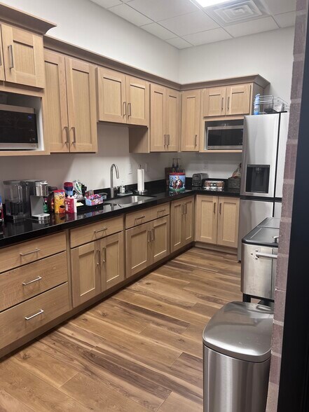 More Photos Of 500-560 E Timpanogos Cir, Orem Office For Lease