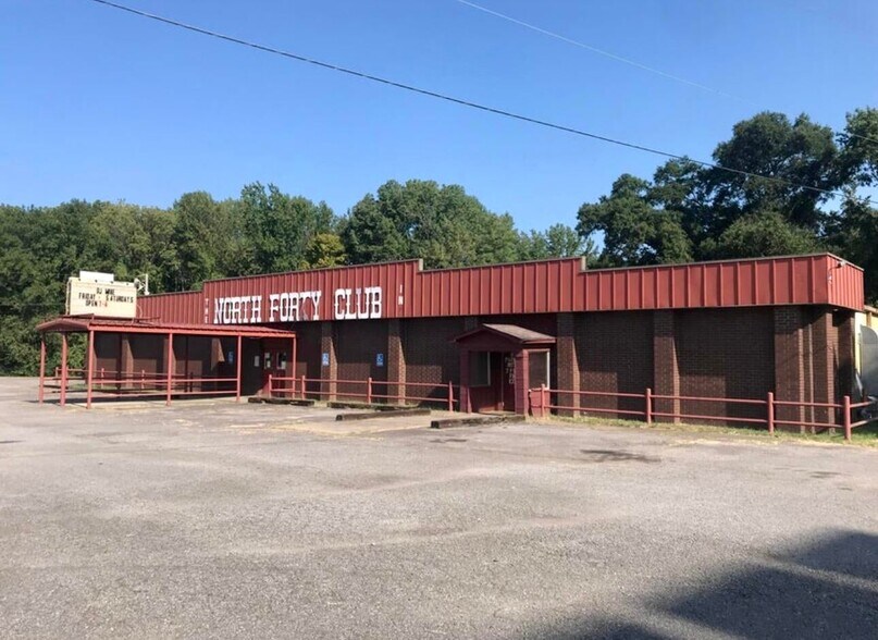 More Photos Of 2807 N Arkanasas Ave, Russellville General Retail For Sale