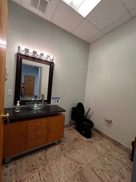 More Photos Of 100 Tower Dr, Edgewater Apartments For Lease