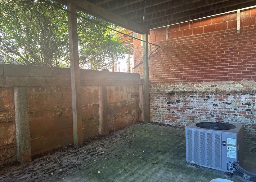 More Photos Of 118 W Commerce St, Greenville Storefront Retail Residential For Sale