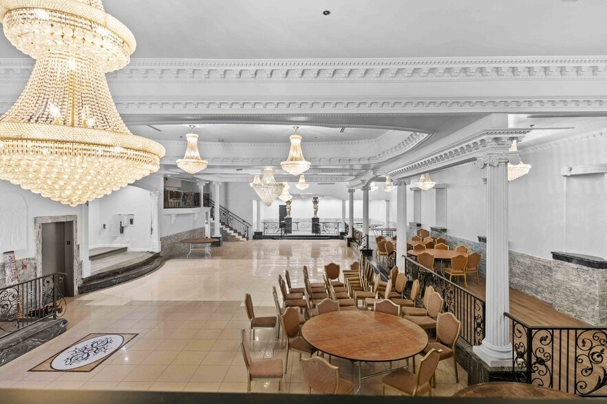 More Photos Of 13311 Sherman Way, North Hollywood Warehouse For Sale