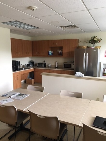 More Photos Of 135 Bedford Rd, Armonk Medical For Lease