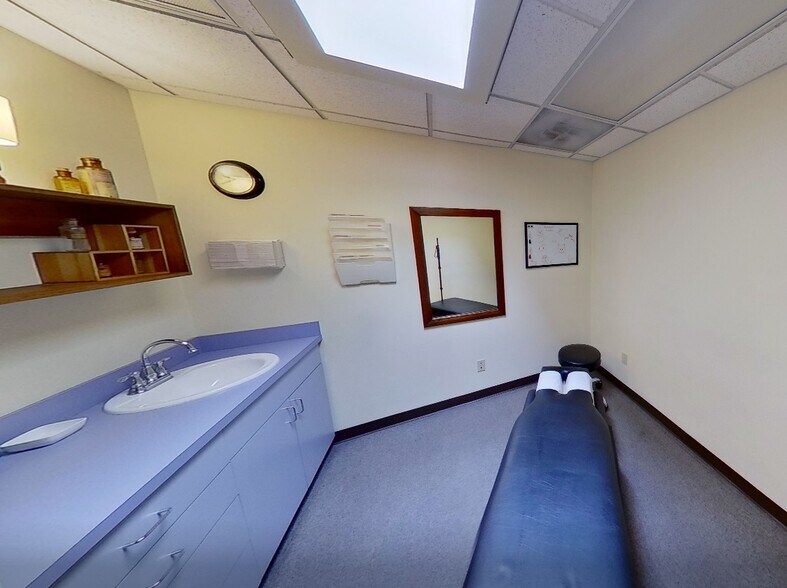 More Photos Of 5828 N Lombard, Portland Medical For Sale
