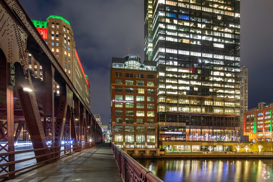 More Photos Of 325 N Wells St, Chicago Office For Sale