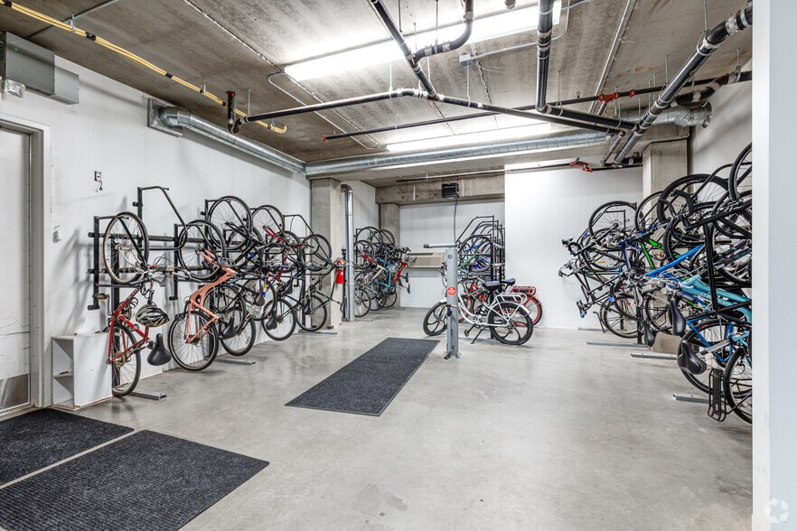 More Photos Of 915 Washington Ave N, Minneapolis Apartments For Lease