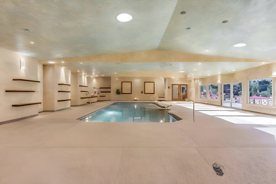 More Photos Of 6271 Batman Rd, Zionsville Specialty For Sale
