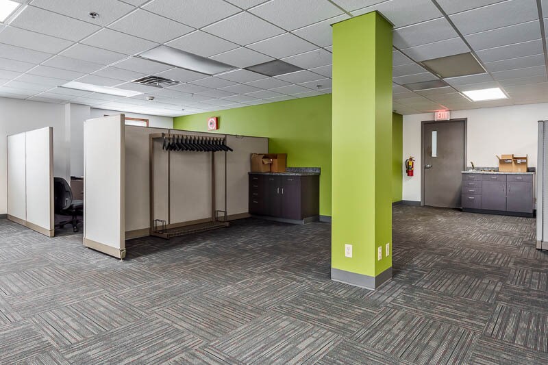 More Photos Of 139 Harrison Ave, Rockford Warehouse For Sale