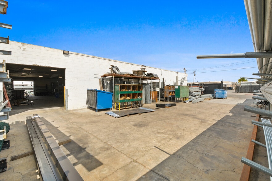 More Photos Of 1024-1026 E Arlee Pl, Anaheim Warehouse For Sale