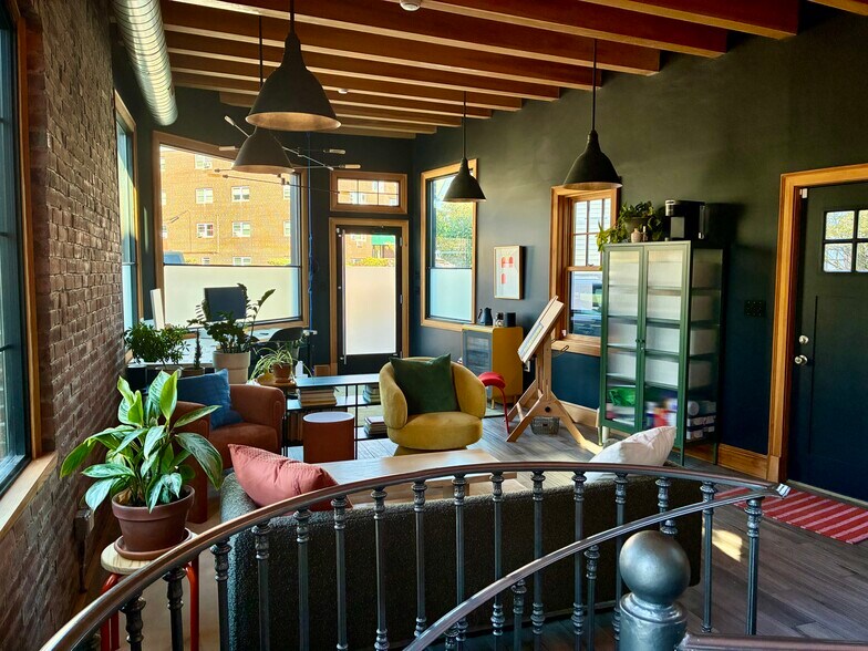 More Photos Of 192 Belgrade Ave, Roslindale Loft Creative Space For Sale