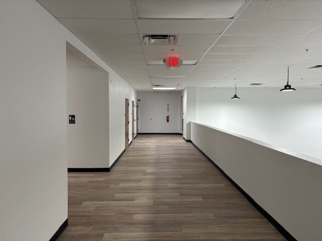 More Photos Of 1991-1993 Industrial Dr, Deland Office For Sale