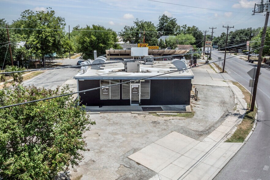 More Photos Of 1100 S Presa St, San Antonio Freestanding For Lease