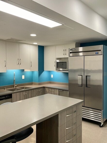 More Photos Of 233 E Redwood St, Baltimore Office For Lease