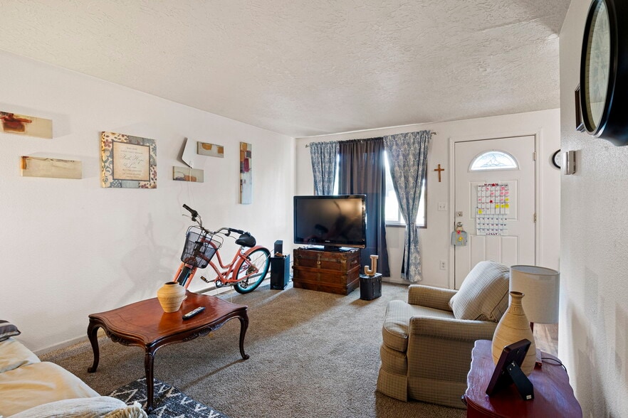 More Photos Of 805-875 Gerth Ave NW, Salem Apartments For Sale