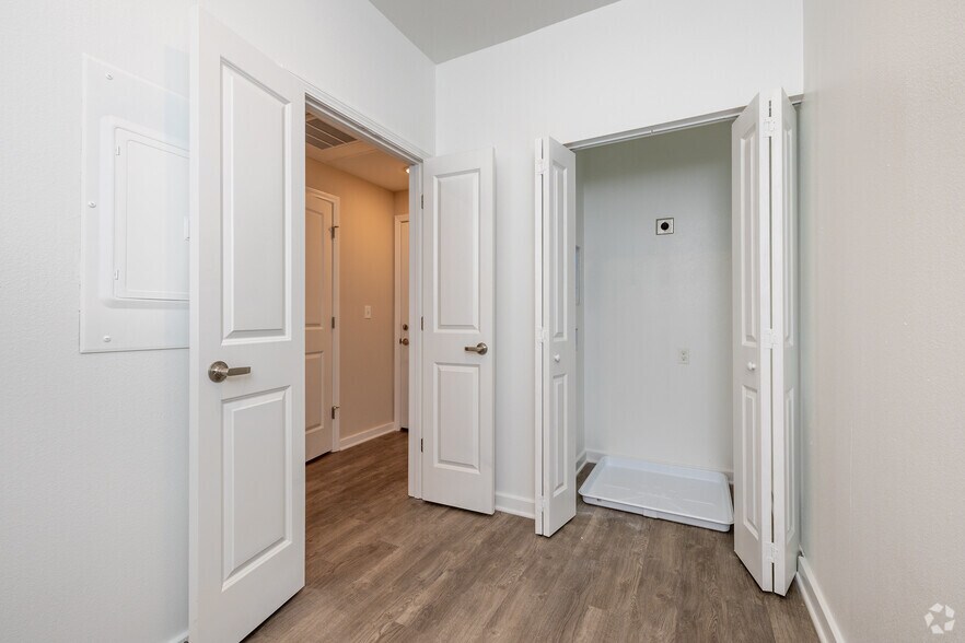 More Photos Of 13399 Charlotte St, Kansas City Apartments For Sale