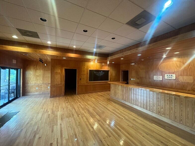More Photos Of 7491 Ulmerton Rd, Largo Medical For Lease