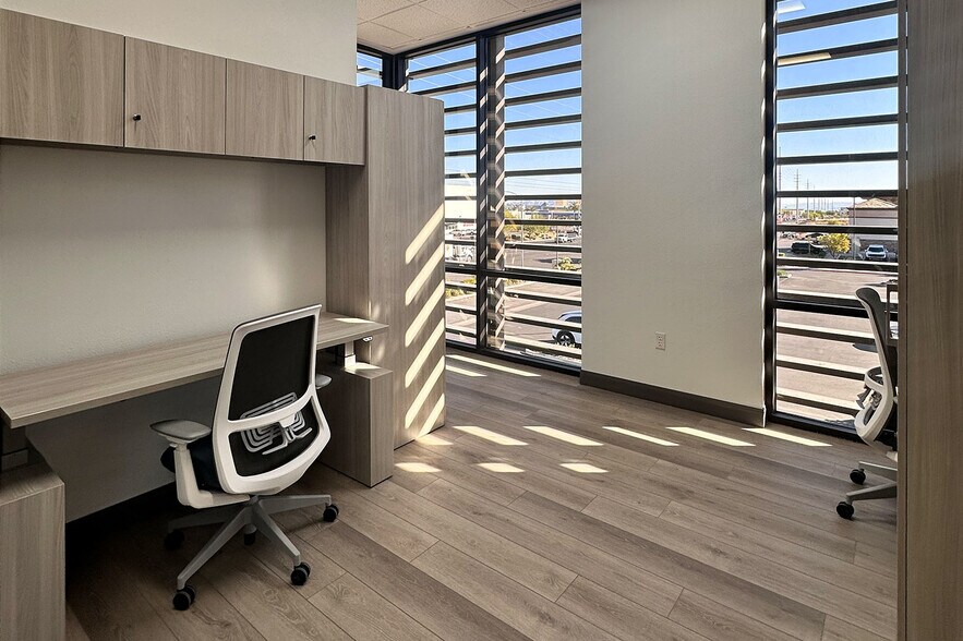 More Photos Of 6175 W Sunset Rd, Las Vegas Office For Sale