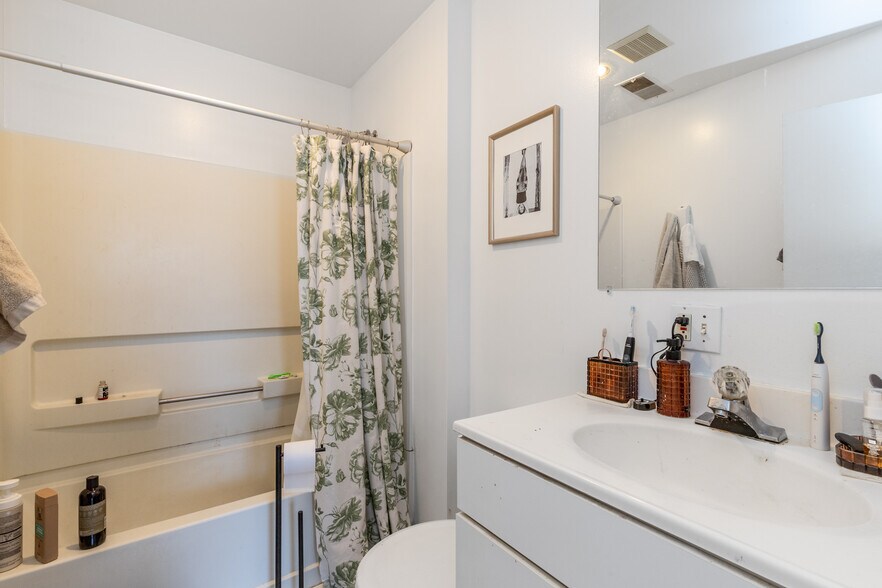 More Photos Of 158 Park St, Buffalo Apartments For Sale