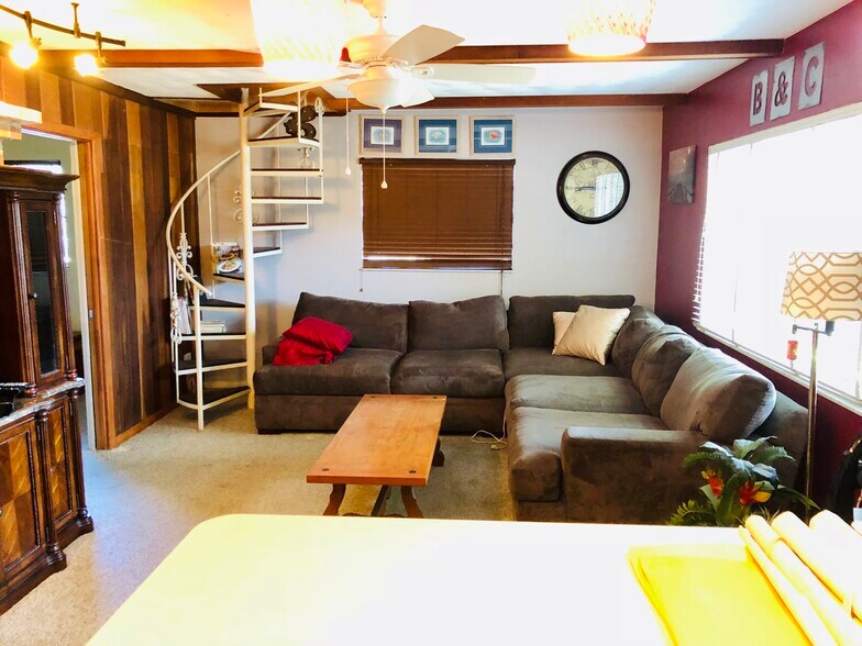 More Photos Of 815 2nd Ave NW, Largo Apartments For Sale