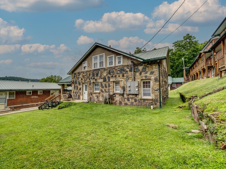 More Photos Of 271 Wallace Cir, Boone Apartments For Sale