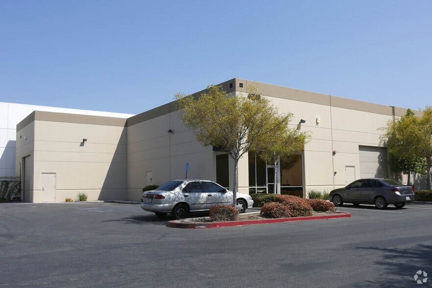 Primary Photo Of 41513 Cherry St, Murrieta Warehouse For Lease