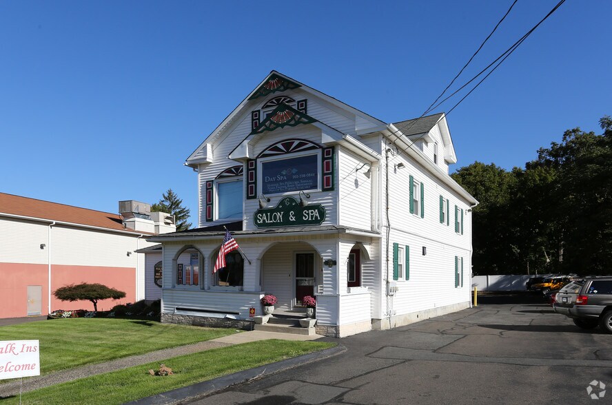 Primary Photo Of 710 E Main St, Meriden Freestanding For Sale