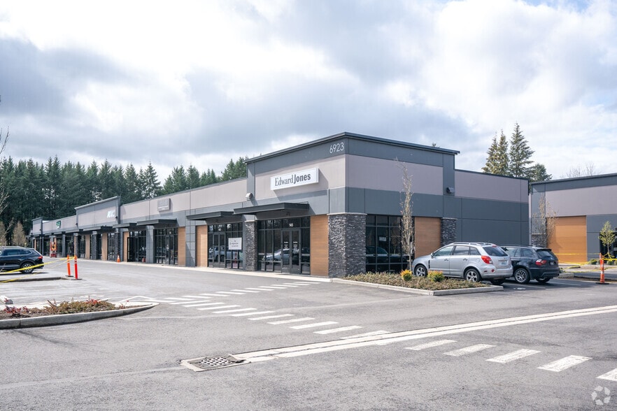 More Photos Of 6923 NW Friberg Strunk St, Camas Unknown For Lease