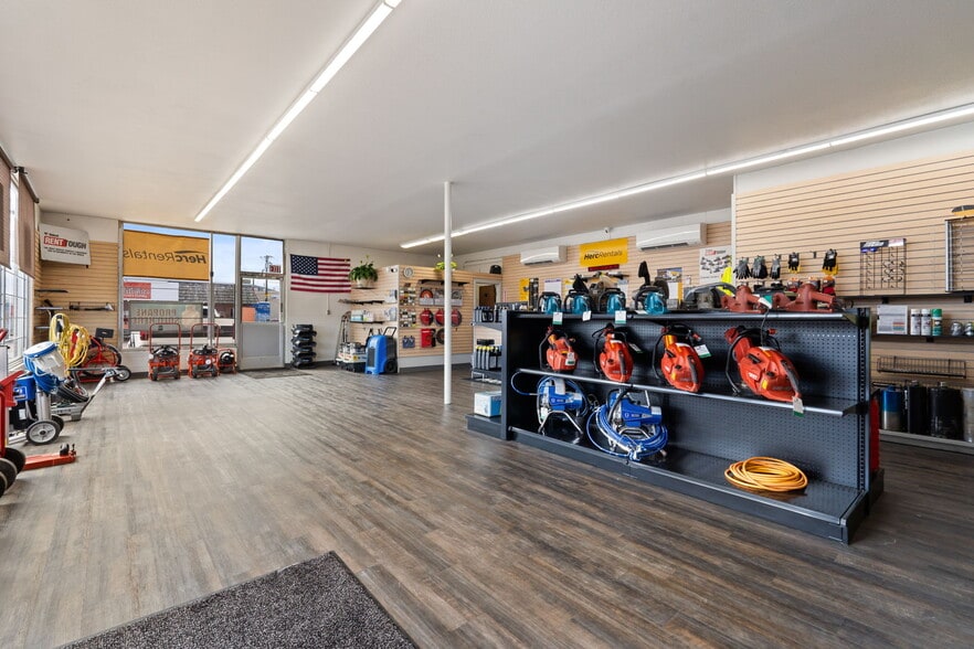 More Photos Of 400 N Circle Dr, Colorado Springs Storefront For Sale