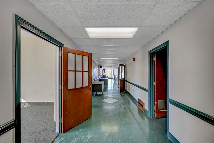 More Photos Of 301 Delaware Ave, Olyphant Office For Sale