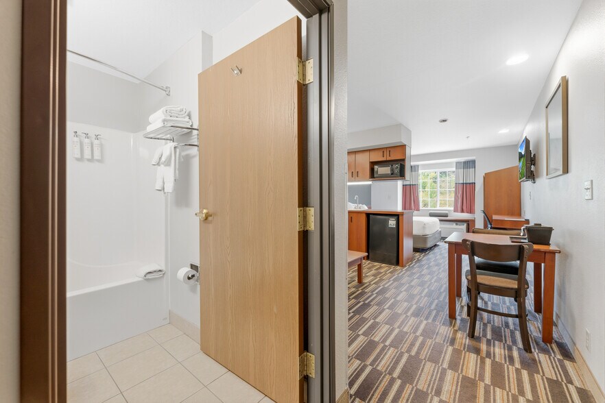 More Photos Of 15 Lawless Rd, Morgantown Hotel For Sale
