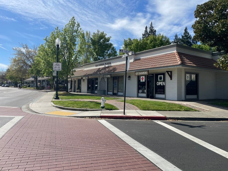 More Photos Of 115 Railroad Ave, Danville General Retail For Lease