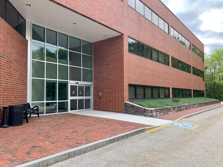 More Photos Of 12 Alfred St, Woburn Unknown For Lease