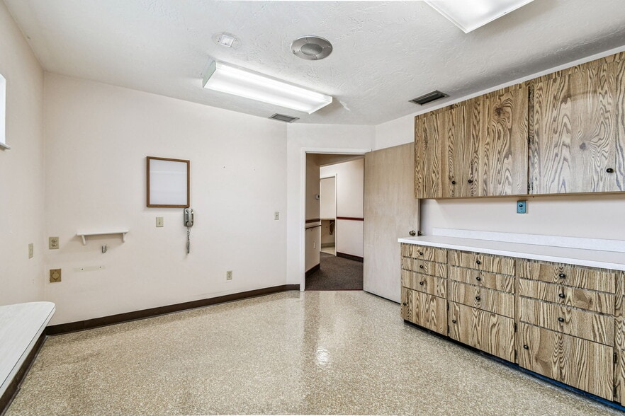 More Photos Of 321 S Lincoln Ave, Clearwater Medical For Sale