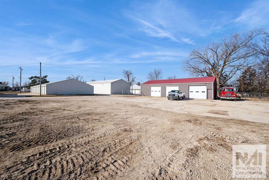 More Photos Of 2706 5th Ave, Marion Industrial For Sale