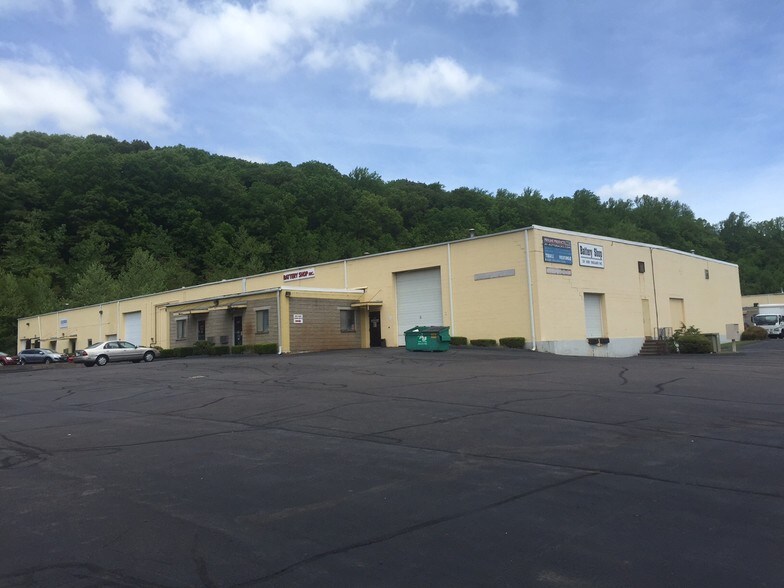 More Photos Of 71 S Turnpike Rd, Wallingford Manufacturing For Lease