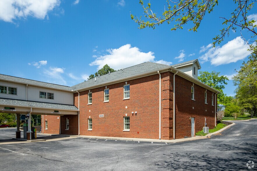 More Photos Of 106 Duke St, Ashland City Office For Lease