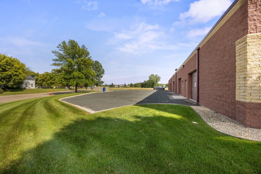 More Photos Of 990 Elm St E, Annandale Coworking Space