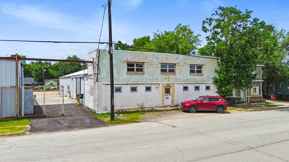 More Photos Of 8316 La Porte Rd, Houston Warehouse For Sale