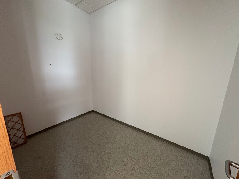 More Photos Of 2800 Duncan Rd, Lafayette Manufacturing For Lease