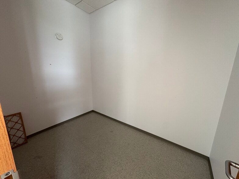 More Photos Of 2800 Duncan Rd, Lafayette Manufacturing For Lease