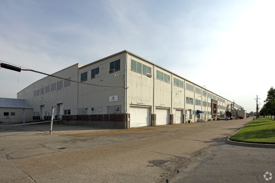 Primary Photo Of 541 Industry Rd, Louisville Manufacturing For Lease