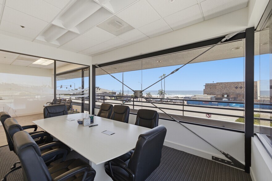 More Photos Of 2533 S Highway 101, Cardiff By The Sea Coworking Space