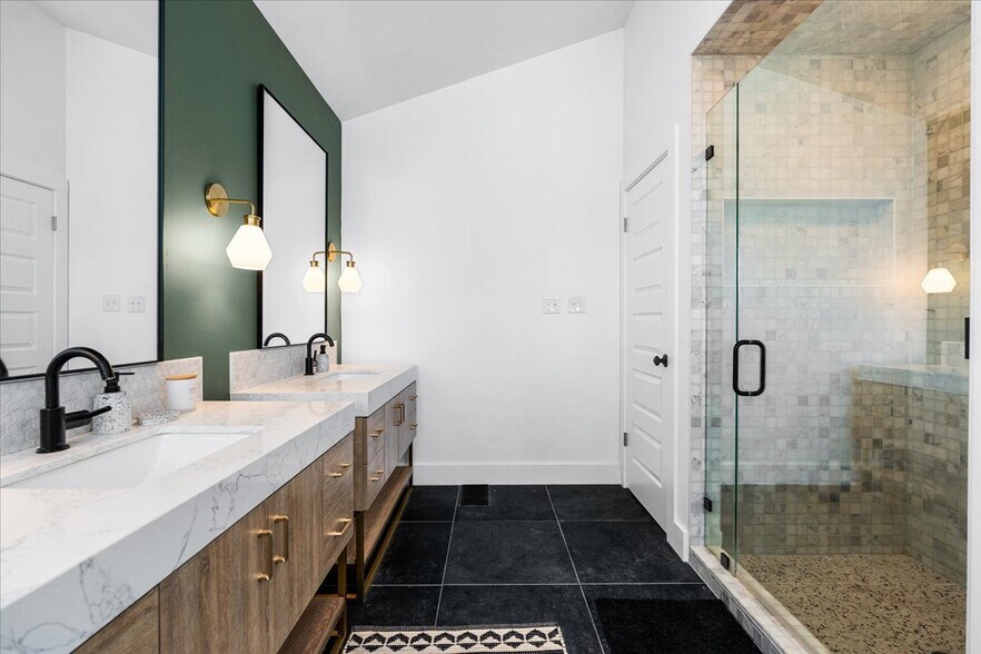 More Photos Of 14519 Fitzhugh Rd, Austin Specialty For Sale