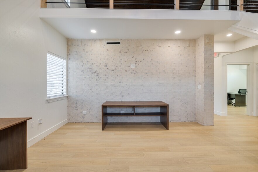 More Photos Of 9416 N Nichols Rd, The Village Office For Lease