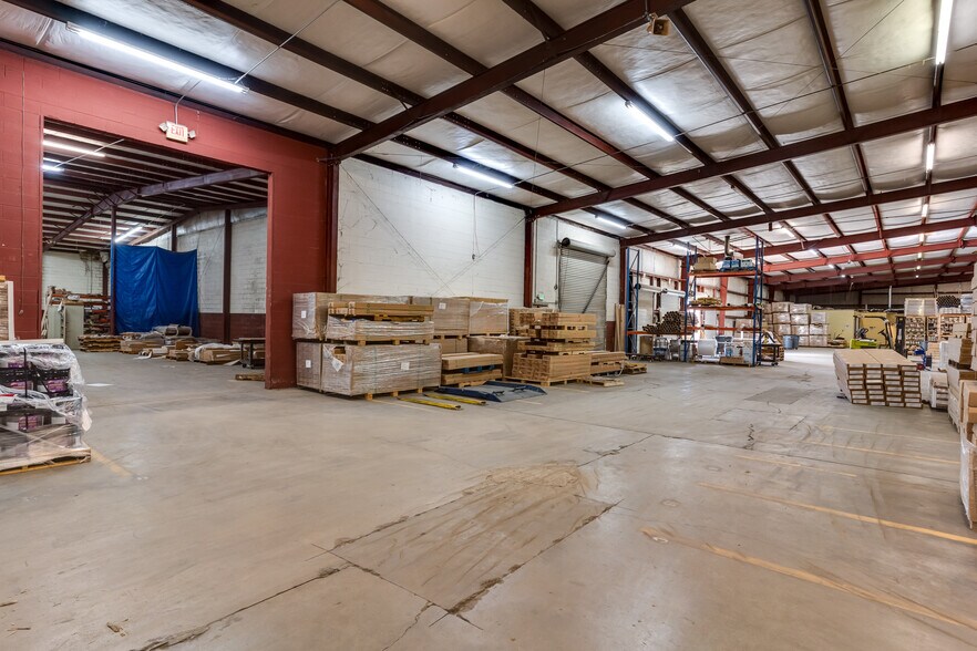 More Photos Of 520 Lovers Lane Rd, Calhoun Warehouse For Sale