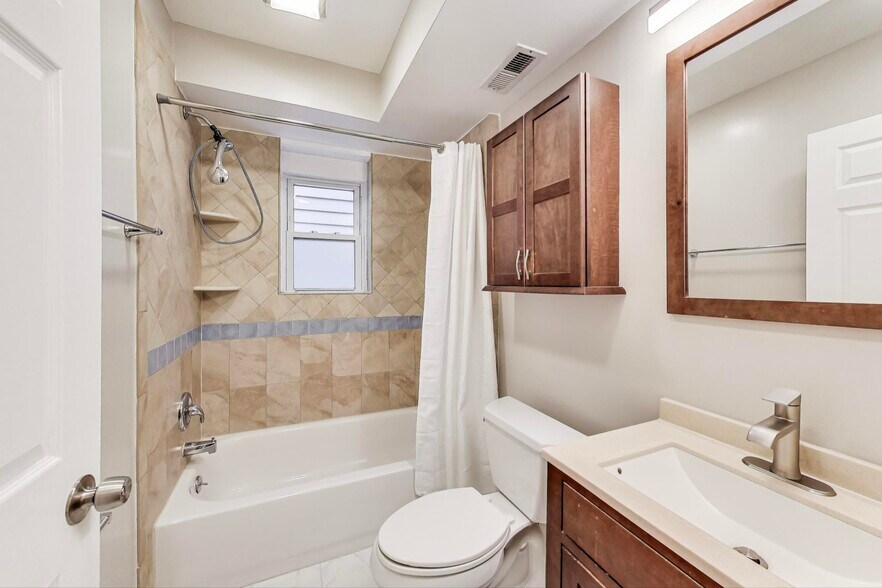 More Photos Of 212 Elm St NW, Washington Apartments For Sale