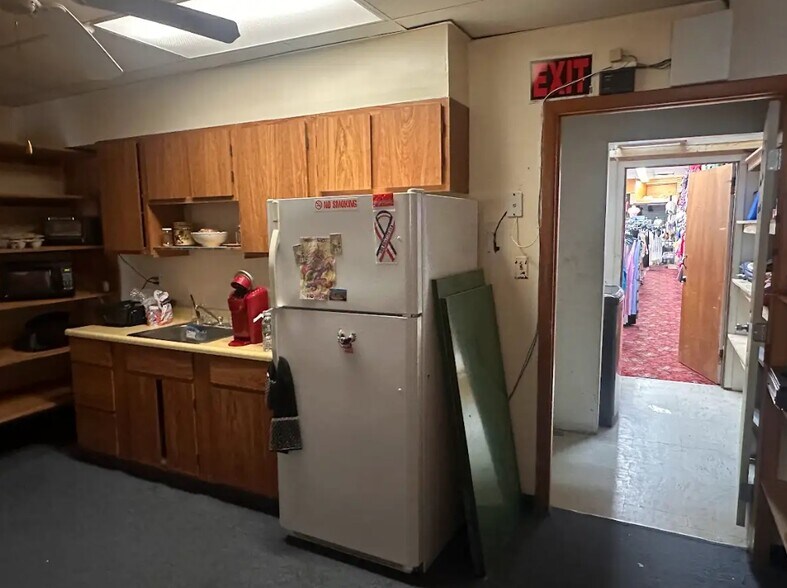 More Photos Of 2910 Boardwalk, Wildwood Storefront For Sale