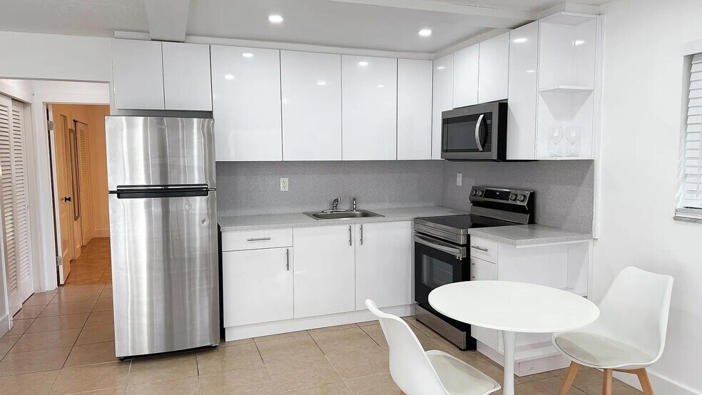 More Photos Of 2255 SE 5th St, Pompano Beach Apartments For Sale