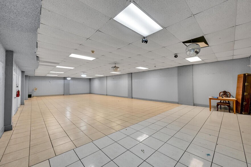 More Photos Of 124 NW 15th Ave, Miami Religious Facility For Sale
