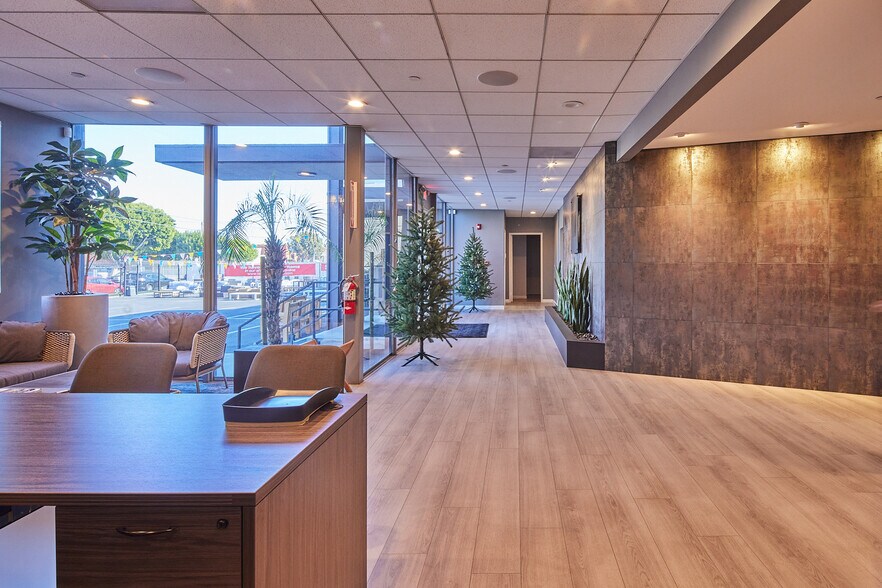 More Photos Of 4900 W 147th St, Hawthorne Service For Lease