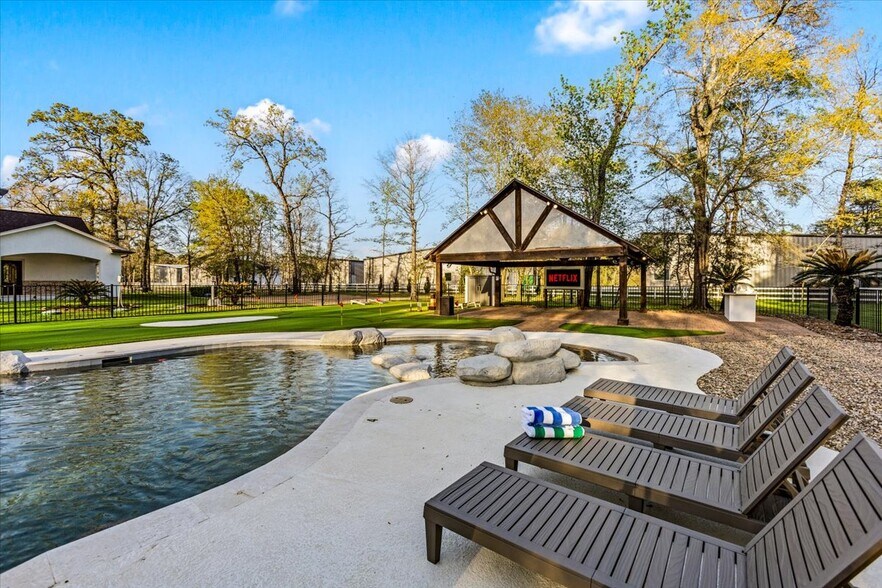 More Photos Of 8811 West Ln, Magnolia Office For Sale